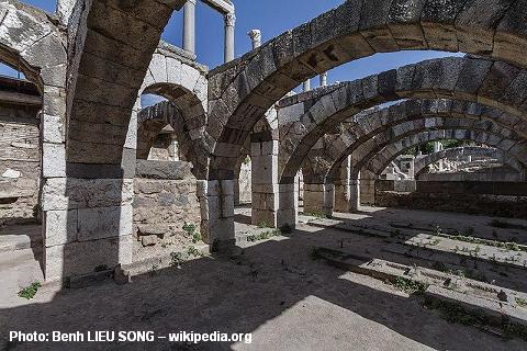 Arcos da Agora de Esmirna