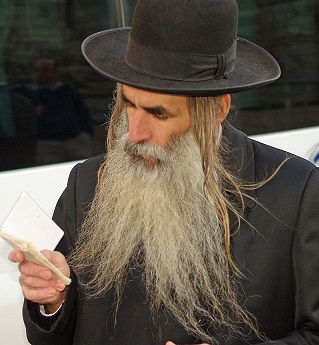 Um judeu ortodoxo com peiot